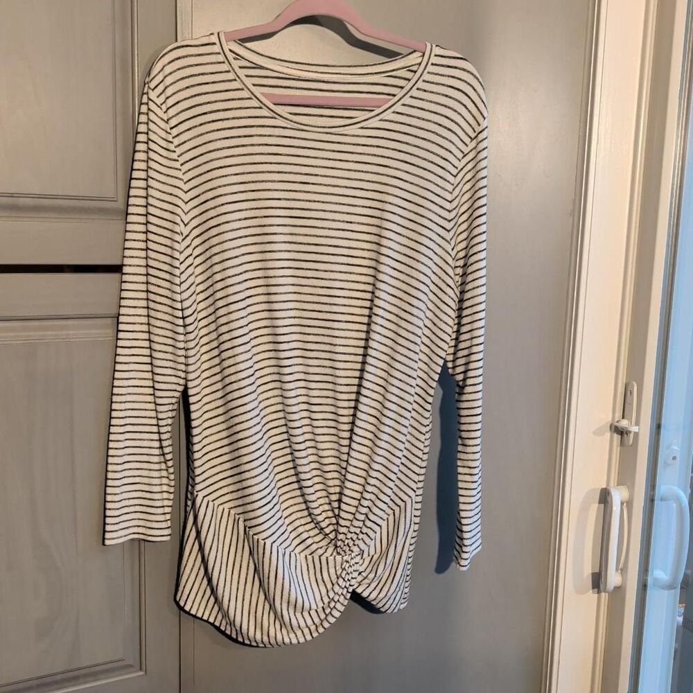 Women's White and Black Shirt